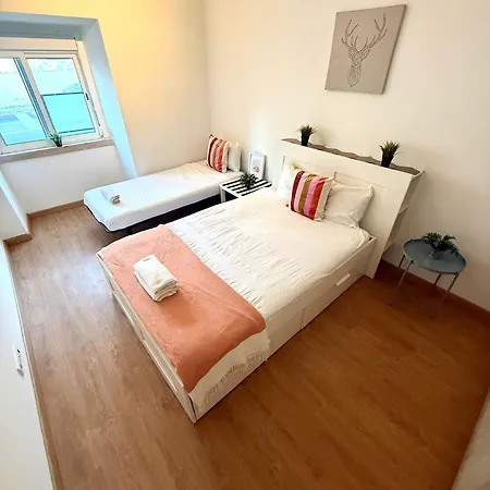Soares New Flats, * Лиссабон