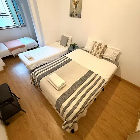 Soares New Flats, * 리스본